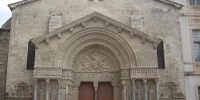Arles - kostel Sv. Trofima.JPG