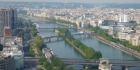 Pohled z Eiffelovy věže na sochu Svobody.JPG